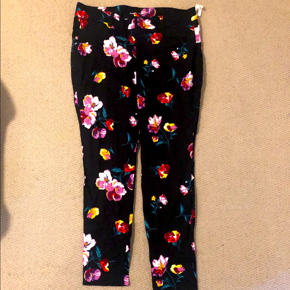 NWT black floral Old Navy pants